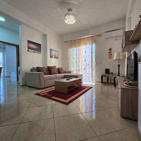 Vlorë Modern , Quiet , Family Friendly & Fully Furnished Apartment מראה חיצוני תמונה