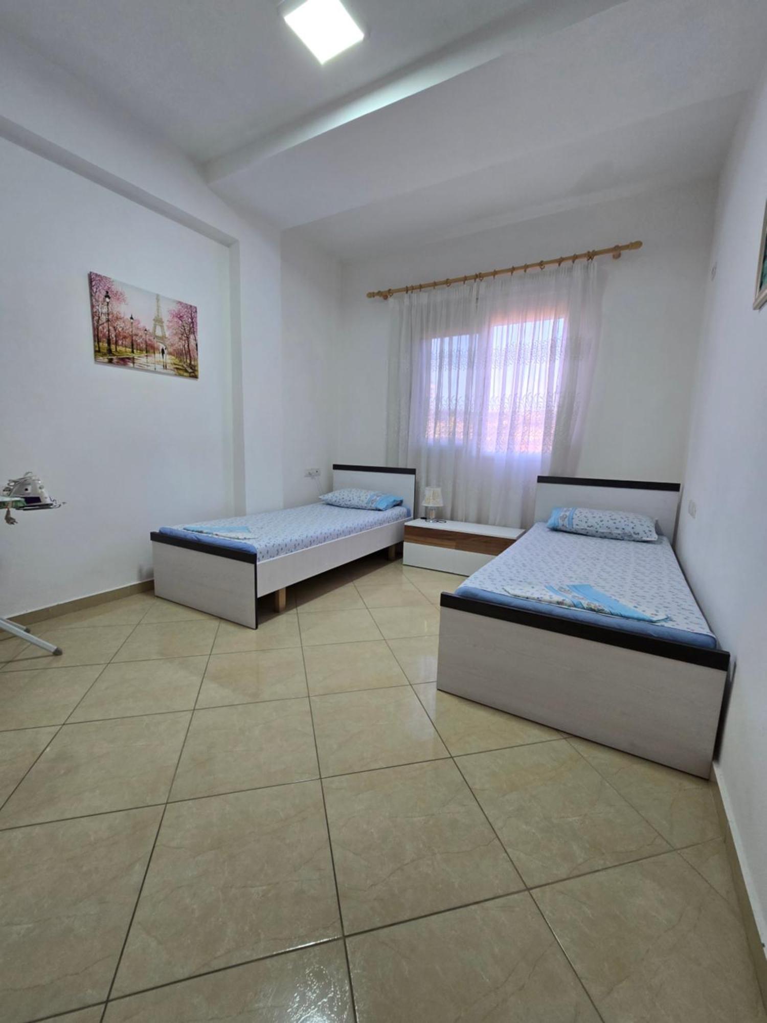 Vlorë Modern , Quiet , Family Friendly & Fully Furnished Apartment מראה חיצוני תמונה