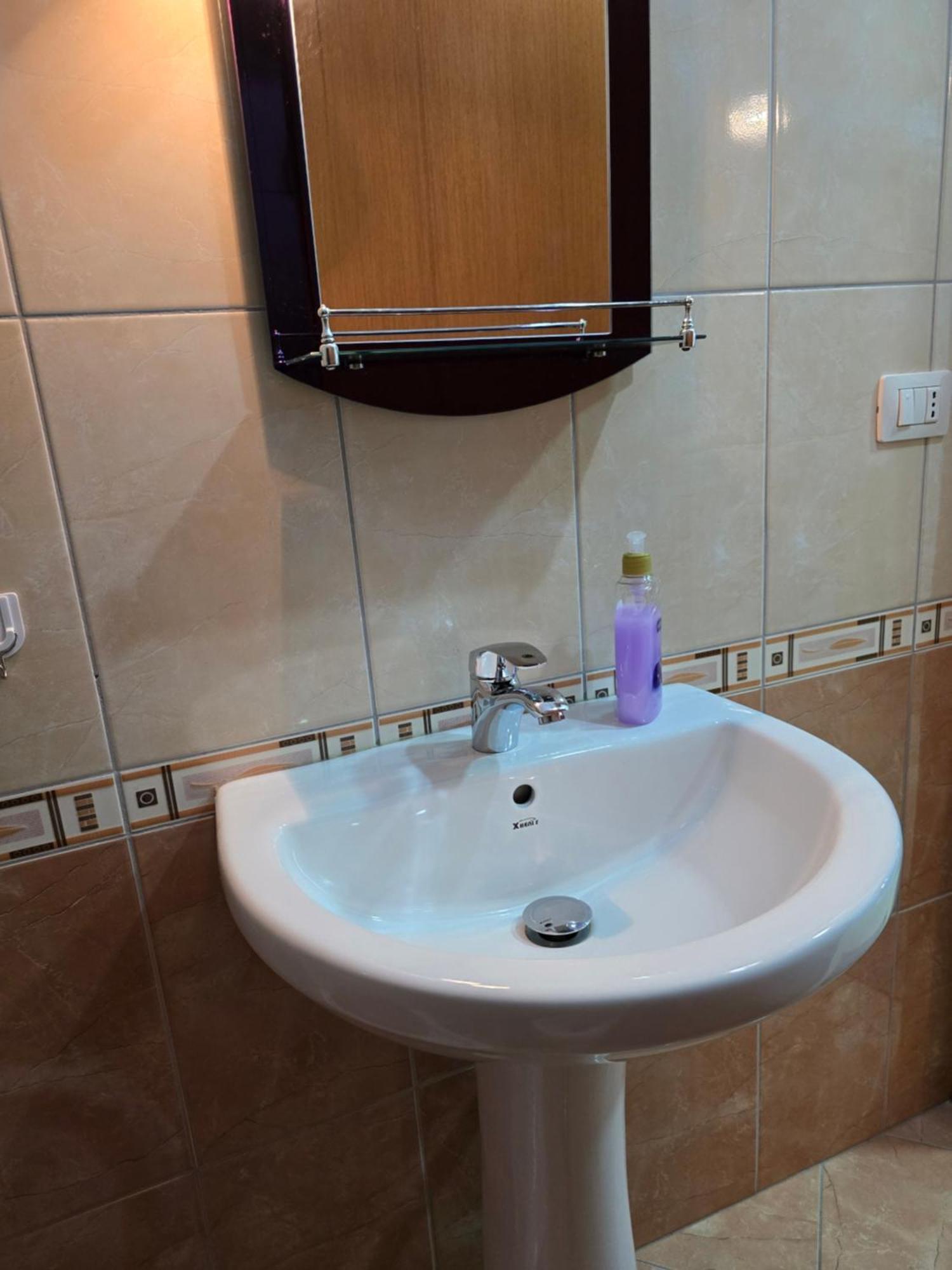 Vlorë Modern , Quiet , Family Friendly & Fully Furnished Apartment מראה חיצוני תמונה