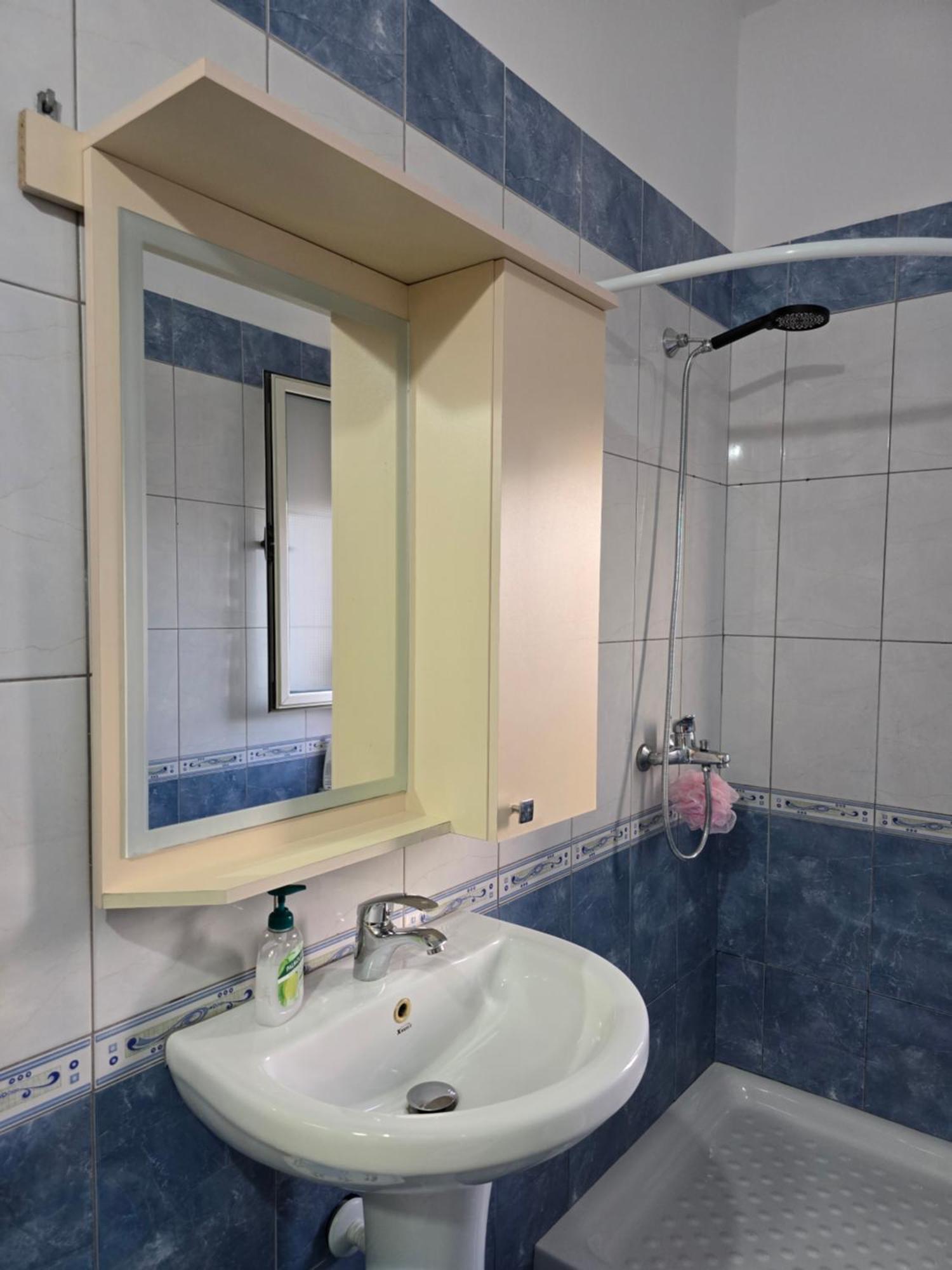 Vlorë Modern , Quiet , Family Friendly & Fully Furnished Apartment מראה חיצוני תמונה