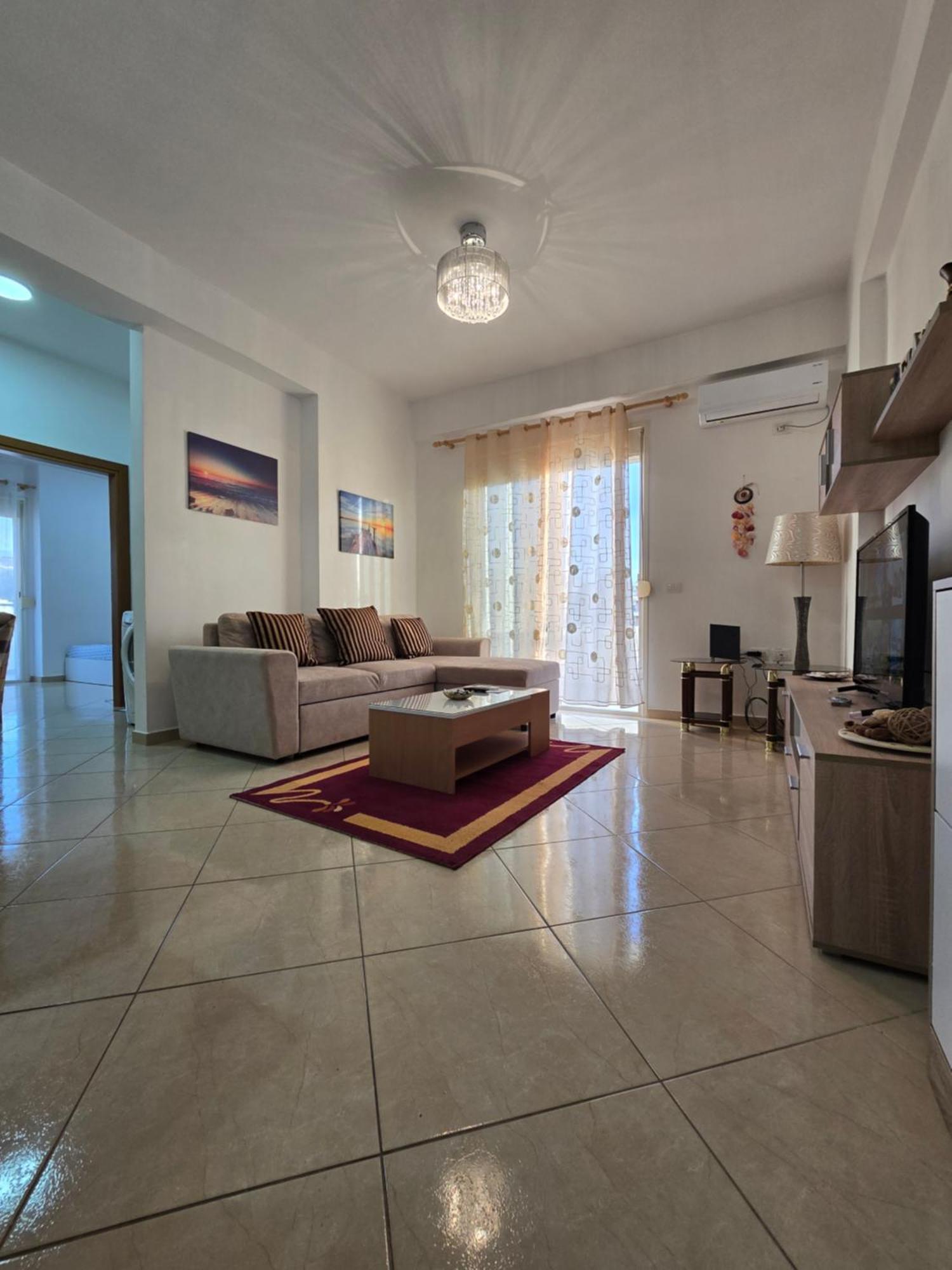 Vlorë Modern , Quiet , Family Friendly & Fully Furnished Apartment מראה חיצוני תמונה